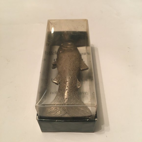 Vintage trout razor and Decorative Plate for Automobiles - Picture 6 of 15